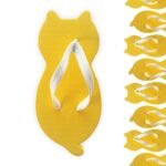 chinelo de gatinho amarelo com formato de gato