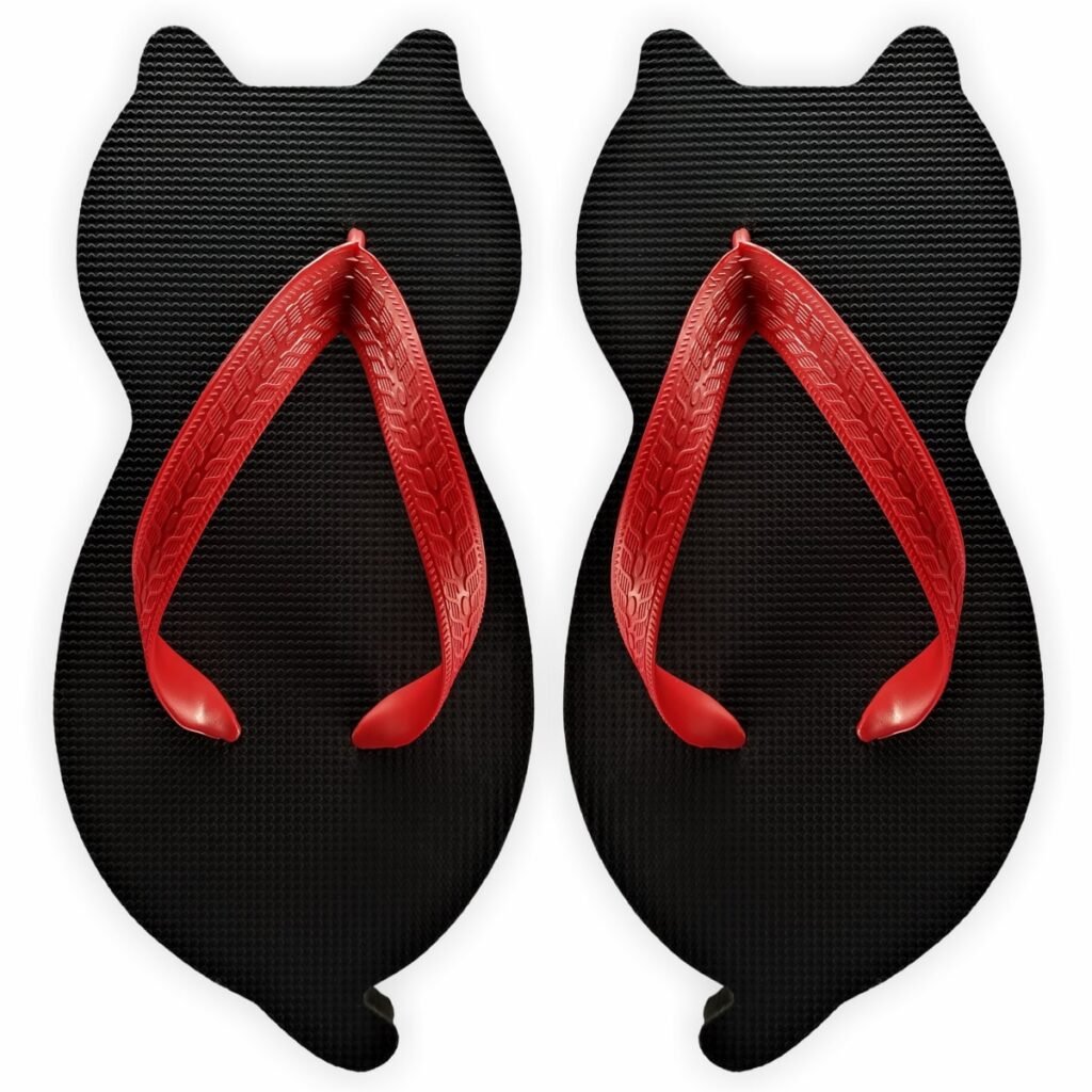 chinelo de gatinho preto com formato de gato