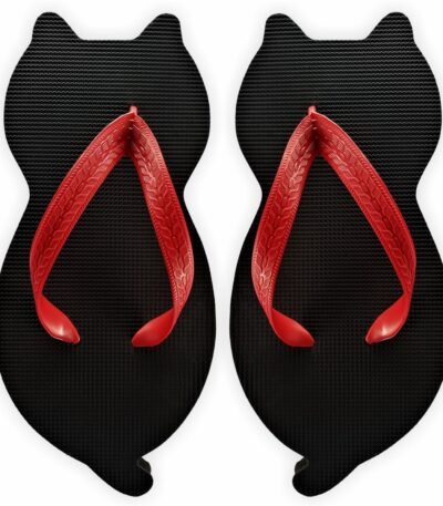 chinelo de gatinho preto com formato de gato