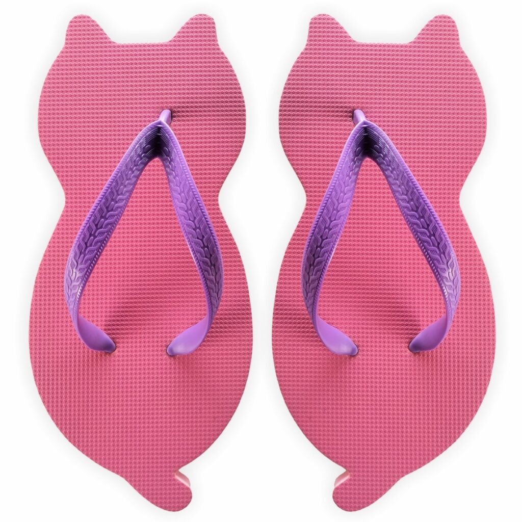 chinelo de gatinho rosa com formato de gato