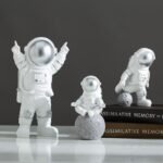 3 Astronautas para Decoração Kit com 3 Peças