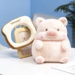 Porquinho de Pelúcia Fofo com Pão de Forma