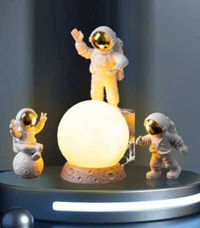 Kit 3 Astronautas de Luxo com Luminária Lua de Led