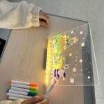 Quadro Mágico LED Infantil para Escrever Desenhar Colorir Regravável USB com Canetas Tamanho Grande - Image 2